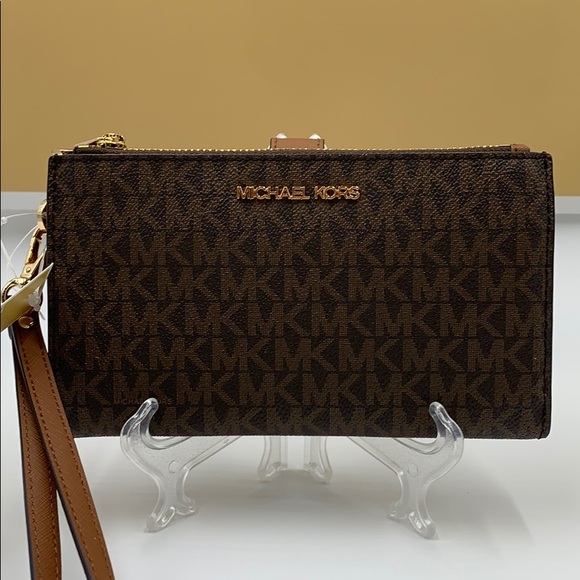 MICHAEL KORS LG DOUBLE ZIP WRISTLET BROWN - Picture 2 of 16